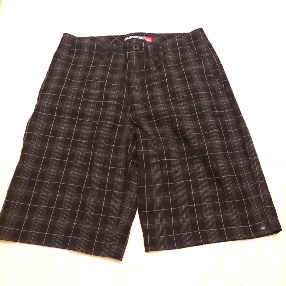 Quicksilver green and black plaid Bermuda causal shorts. Size 32